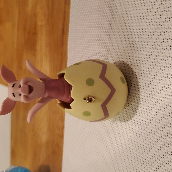 Pooh & Friends by Disney - Picture 1 of 5